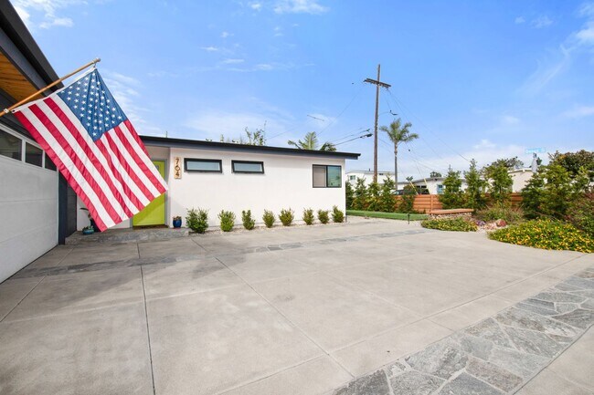 Building Photo - 764 4th St