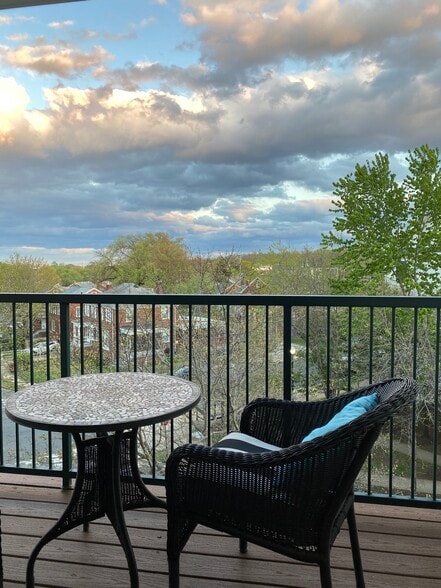 Building Photo - 2301 25th St S