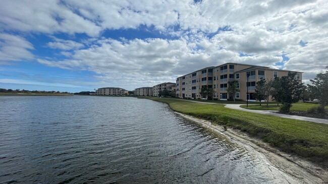 Building Photo - Terraces at Heritage Isle!!