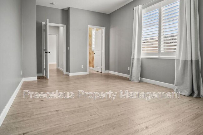 Building Photo - 2234 Capistrano Way