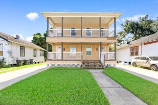 Building Photo - 4917 Demontluzin St