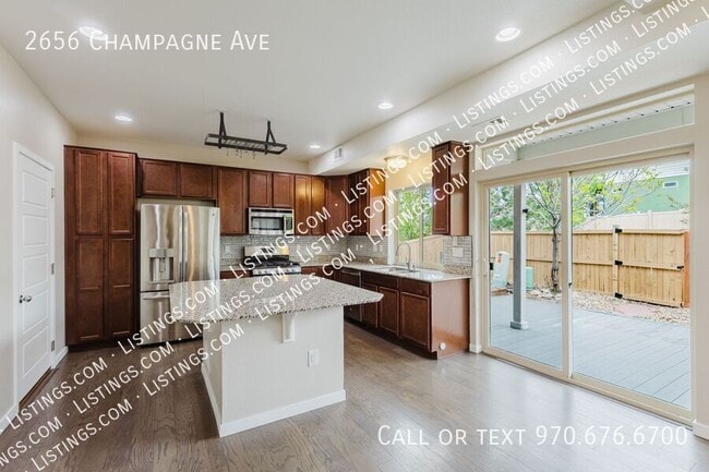 Building Photo - 2656 Champagne Ave