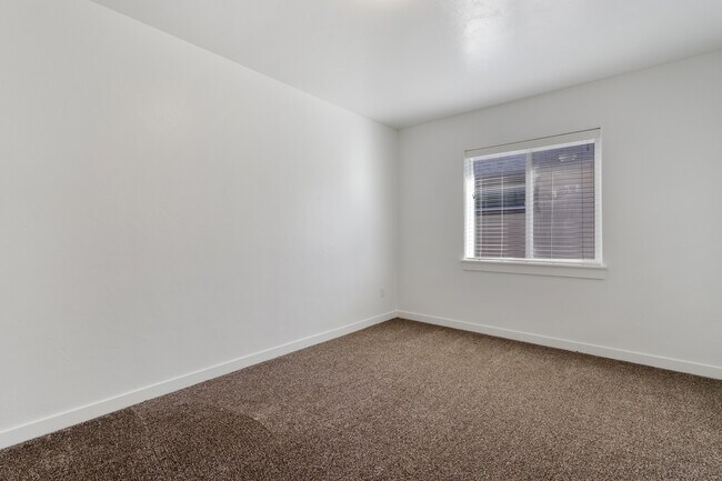Building Photo - 10102 W Brownstone Dr