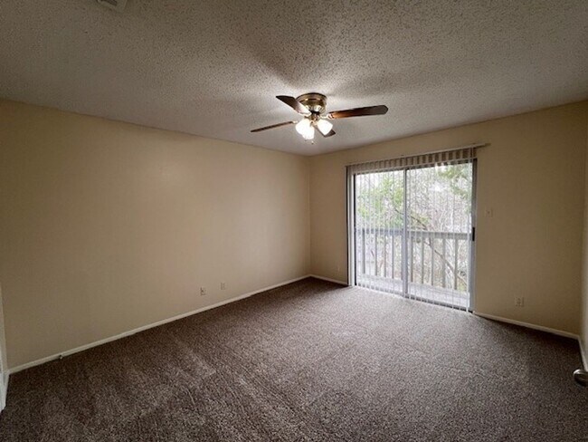 Building Photo - Hu Properties2 (3308 Dunliegh Dr)
