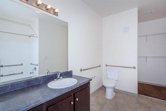 Building Photo - 1414 Belleview St
