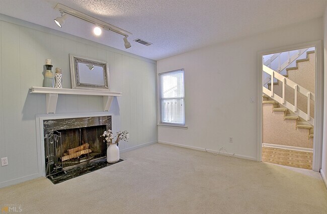 Building Photo - 72 Cobblestone Creek