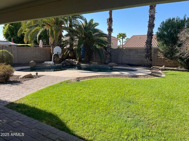 Building Photo - 1381 W Pelican Ct