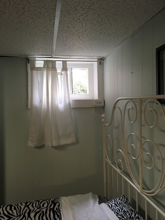 Building Photo - 2318 Eldridge St