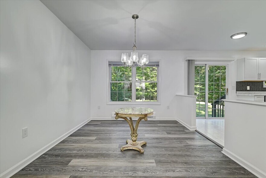 Building Photo - 198 White Pine Trl