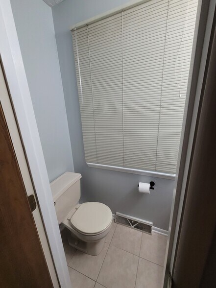 Building Photo - 503 Tyler Dr