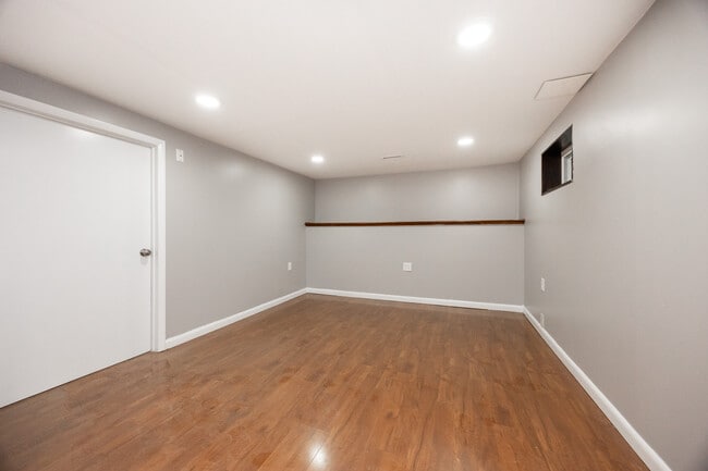 Building Photo - 1114 Bayless Pl