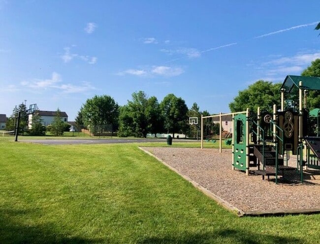 Building Photo - 4 Bedroom Home With Pond View in Top Rated...