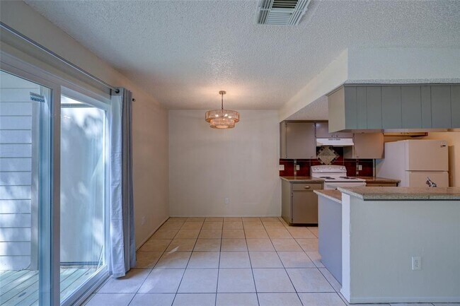 Building Photo - 3438 Willowrun Dr
