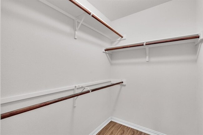Building Photo - 204 Chickadee Ln