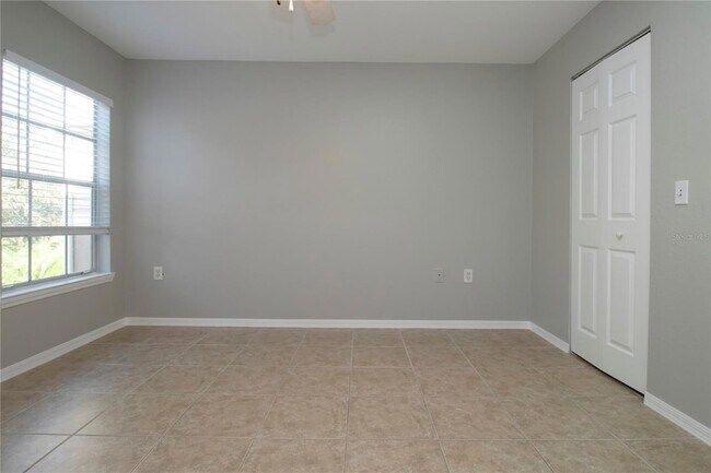 Building Photo - 8932 Manor Loop
