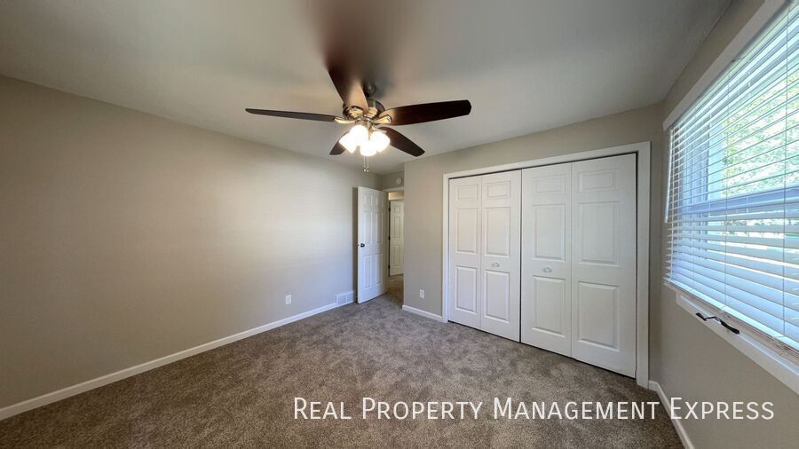 Building Photo - Newly Renovated 5 Bed Home w/ 2-Stall Garage