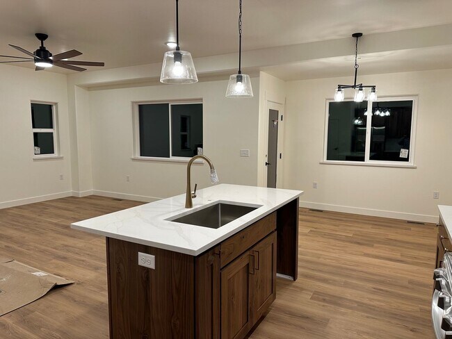 Building Photo - 1583 N Ravens Best Cir