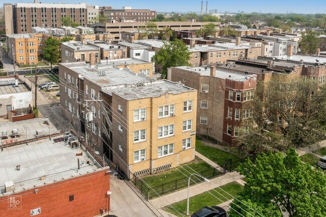 Building Photo - 1145 N LeClaire