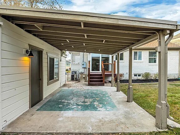 Building Photo - 2590 E 2100 S