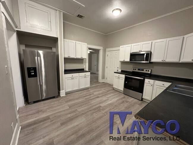 Building Photo - 3 bedroom in Highland!