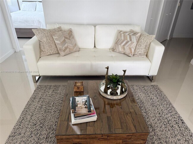 Building Photo - 488 NE 18th St