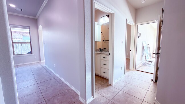 Building Photo - 1617 Twin Falls Dr