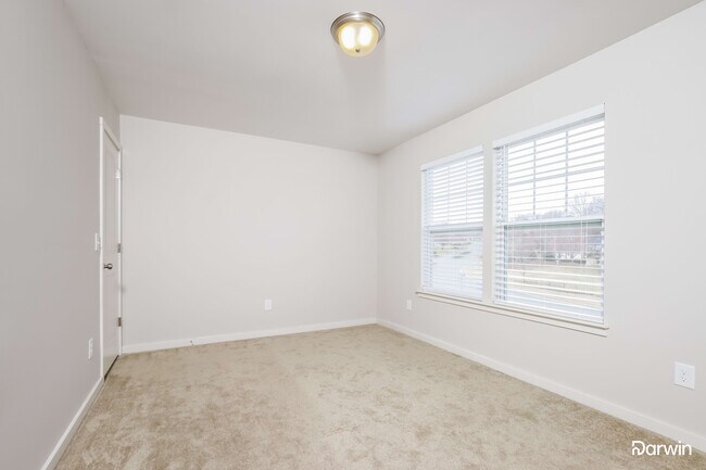 Building Photo - 4394 Lochurst Dr