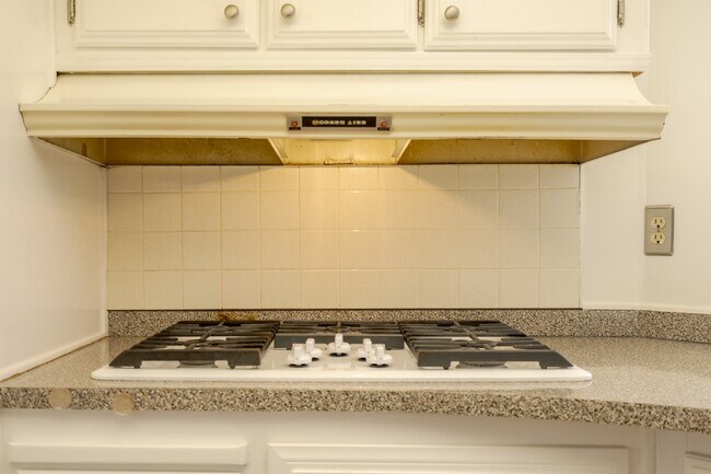 Building Photo - 25361 De Waide Ave