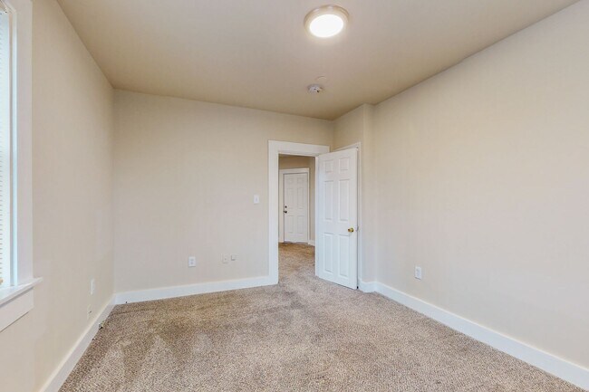 Building Photo - 3440 Mayfield Ave