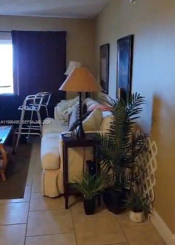 Building Photo - 900 NE 18th Ave