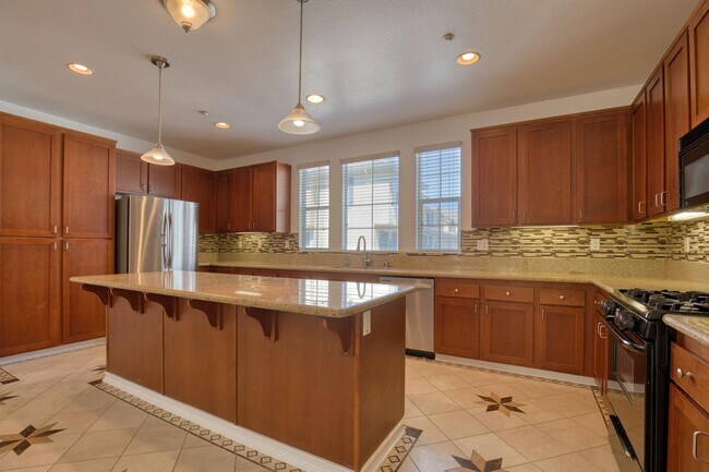 Building Photo - 2706 Black Locust Ct