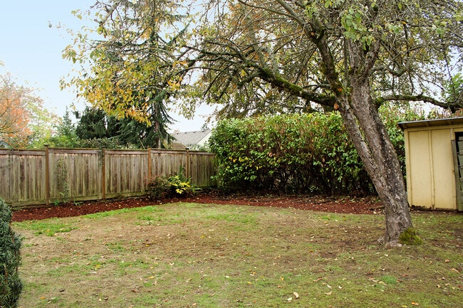 Building Photo - 3423 NE 54th Ave