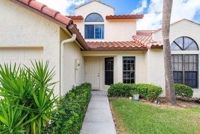 Building Photo - 10325 Hidden Springs Ct