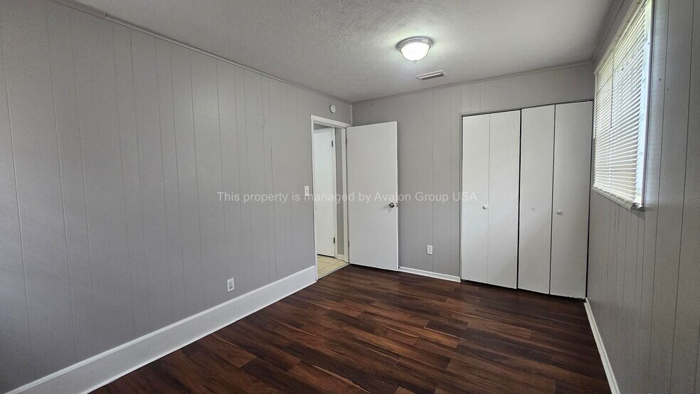 Building Photo - 9504 Evesham Rd