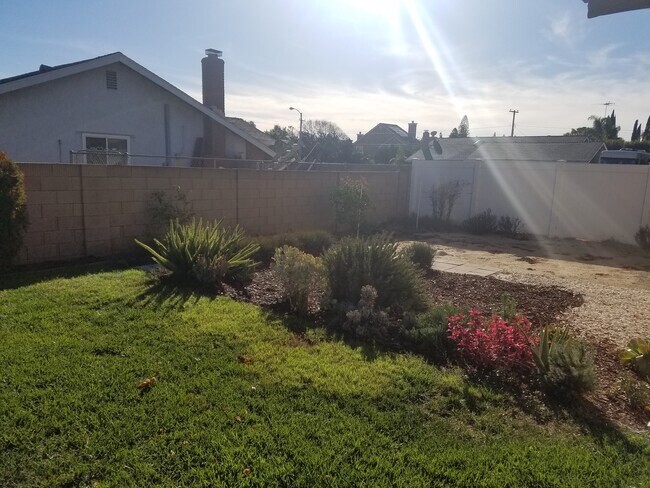 Building Photo - Gorgeous Home in a Quiet Neighborhood!