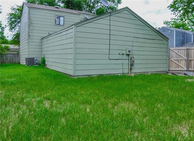 Building Photo - 1506 Lemon Tree Ln