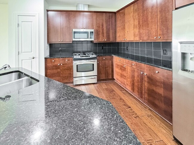 Building Photo - A 2 BR Lifestyle of Luxury at One Vinings Mountain!