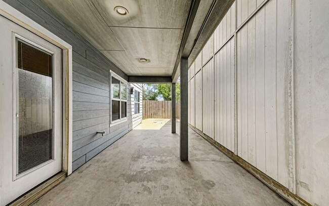 Building Photo - 4530 Stanford Ct
