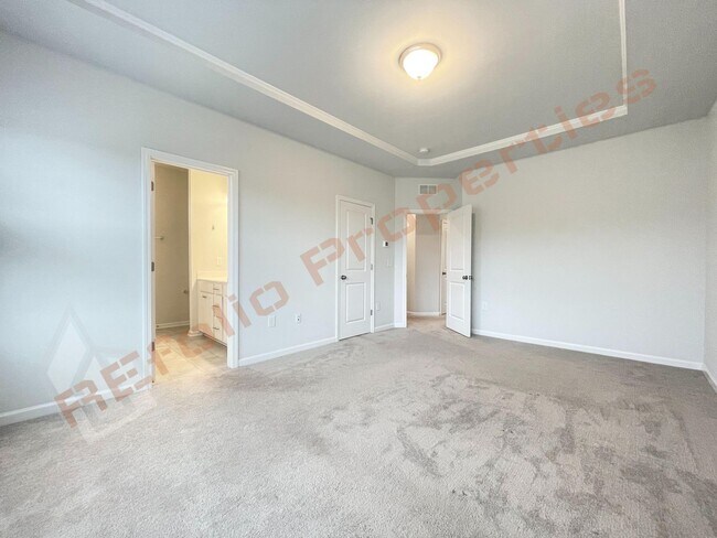 Building Photo - Charming 3 Story 4 Bedrooms with 1st Floor Guest Suite Townhome @ Smith Farm, Apex, Available Now!