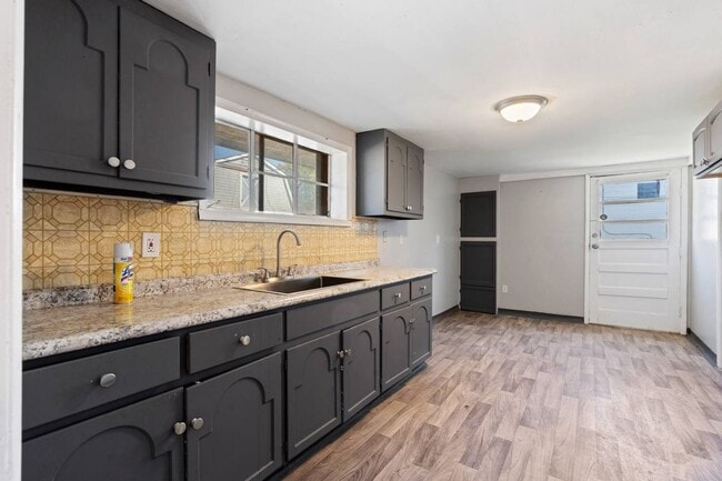 Building Photo - 3021 Old Sellars Rd