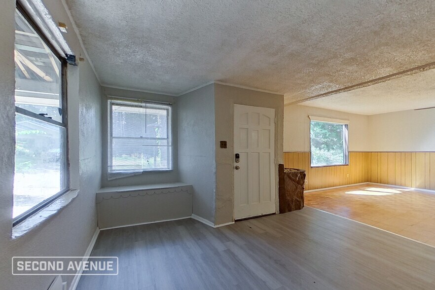 Building Photo - 1110 9th Ave