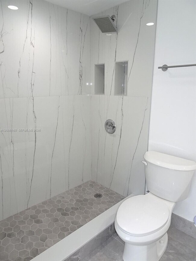 Building Photo - 7921 SW 152nd Ave