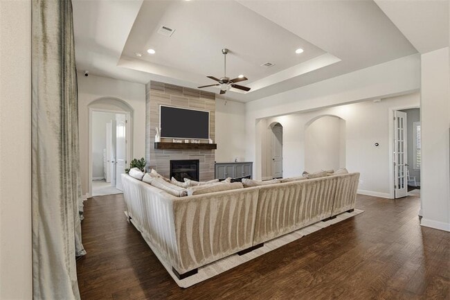 Building Photo - 654 Linden Lp