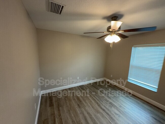 Building Photo - 2854 W Edison Pl