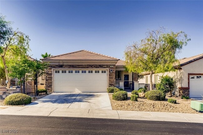 Primary Photo - 2581 Palentina St