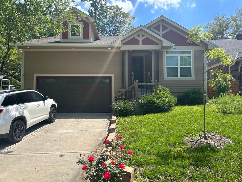 Front of House - 5837 Rockhill Rd