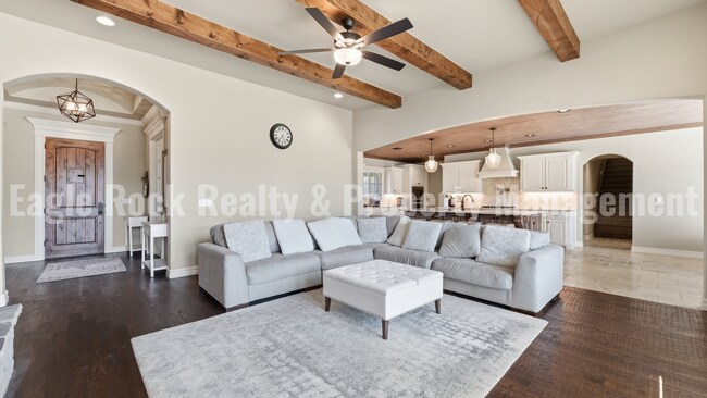 Building Photo - Owasso Executive Home for Rent (6beds/3.5baths)