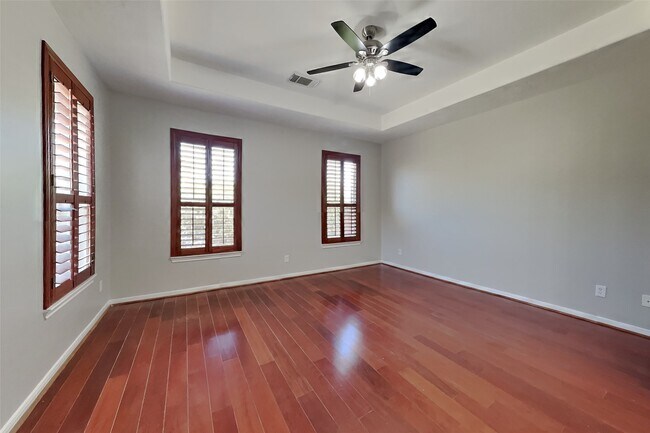 Building Photo - 20743 Oakhurst Park Dr