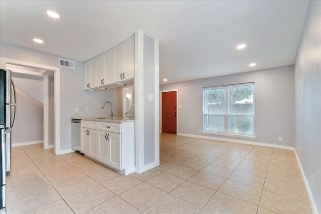Building Photo - 1703 Coronado Hills Dr
