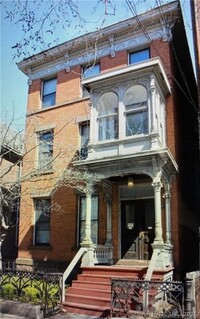 Building Photo - 95 Olive St